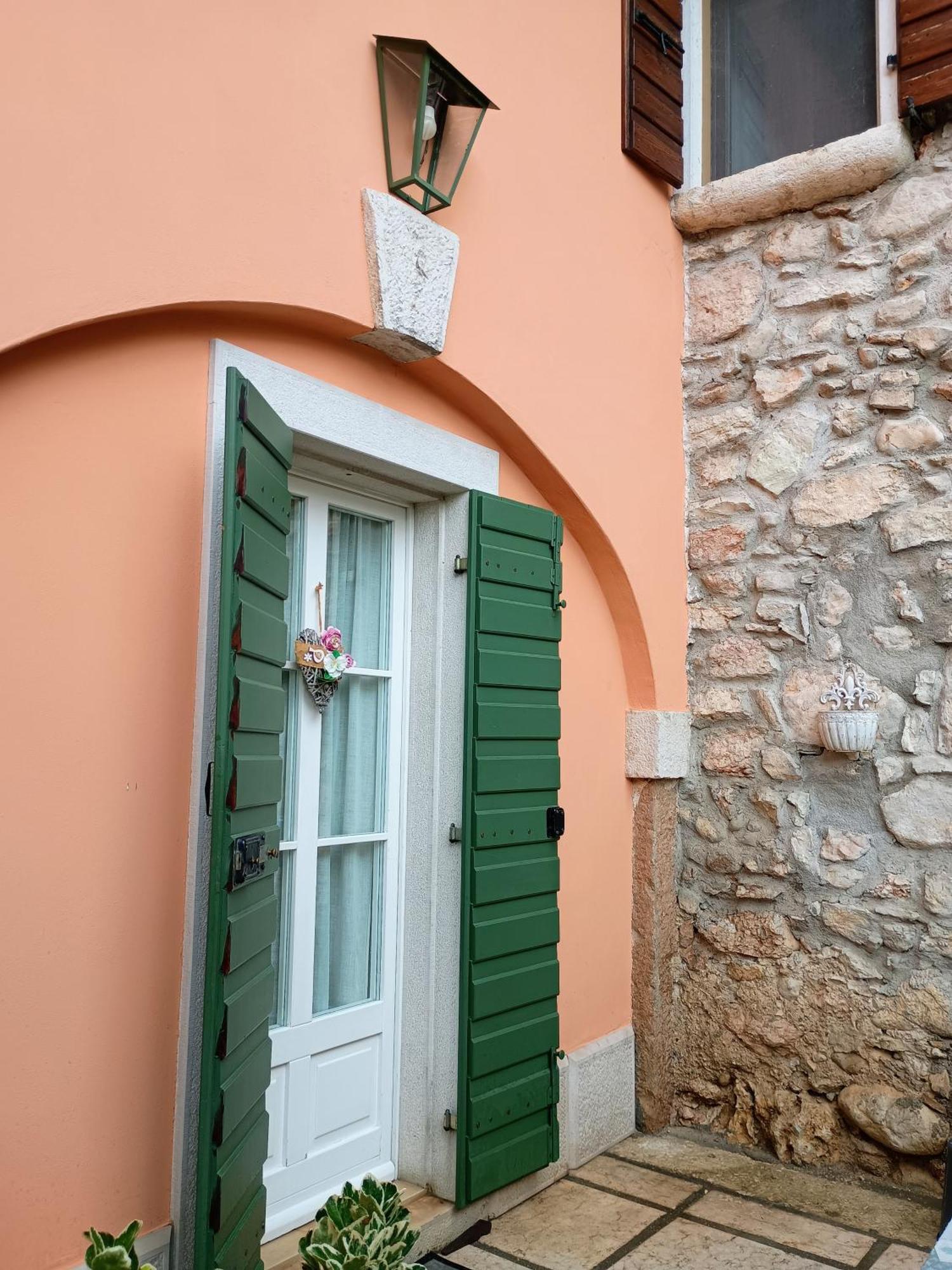 Casa Del Capitello Caprino Veronese Exterior foto